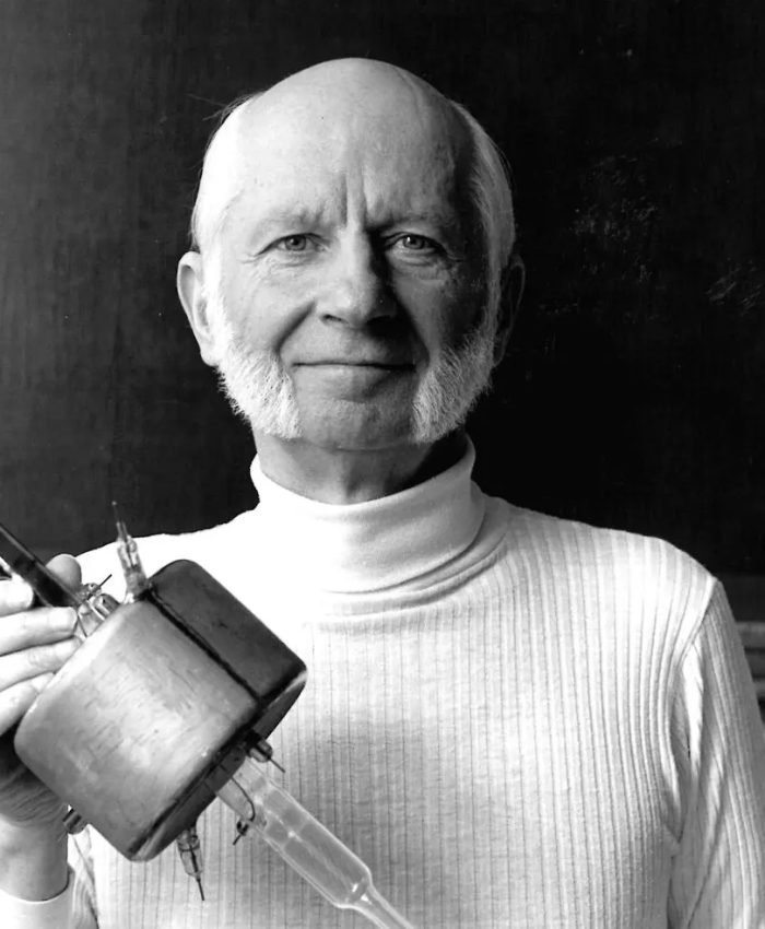 Hans Dehmelt, Nobel Laureate for Isolating Electrons, Dies at 94